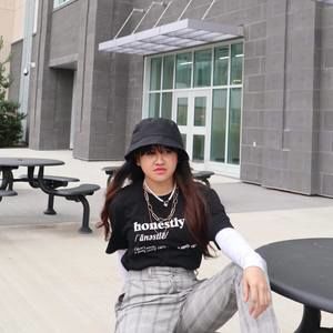 Meet your Posher, Hannah